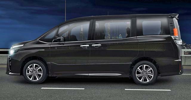 Eksterior Toyota Voxy Malang